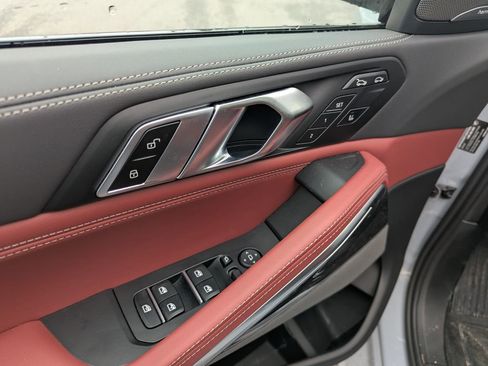 Used 2026 BMW X6 xDrive40i w/ Climate Comfort Package image 14