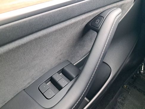 Used 2023 Tesla Model 3 Performance image 28