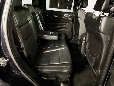 Used 2015 Jeep Grand Cherokee Overland w/ Advanced Technology Group AWD/4WD image 50