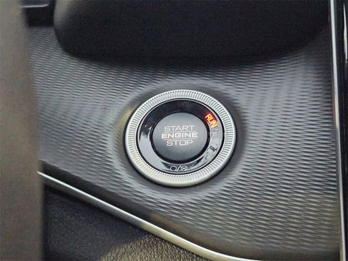 New 2025 Jeep Grand Cherokee Altitude image 17