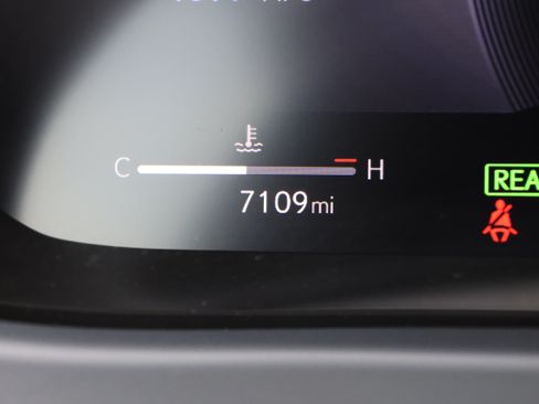 Used 2025 Lexus UX 300h FWD image 19