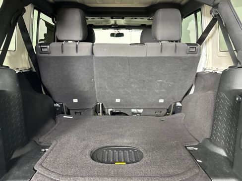 Used 2018 Jeep Wrangler Unlimited Sport S AWD/4WD image 22