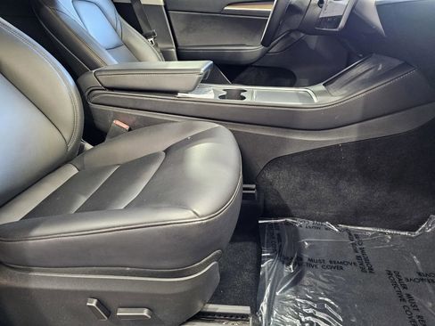 Used 2022 Tesla Model Y Long Range AWD/4WD image 7