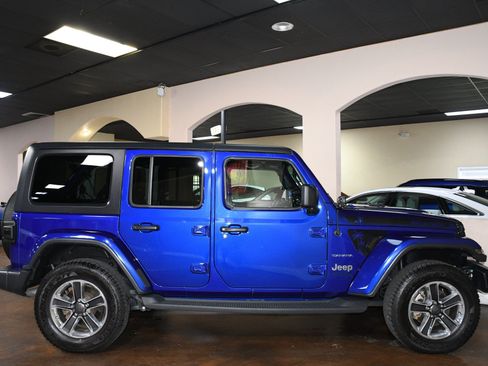 Used 2018 Jeep Wrangler Unlimited Sahara AWD/4WD image 52