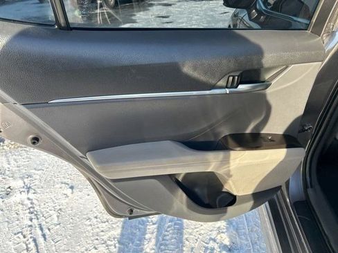 Used 2022 Toyota Camry SE image 32