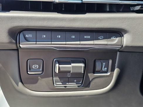 Used 2025 Cadillac Escalade ESV Sport Platinum w/ LPO, ONYX Package AWD/4WD image 27