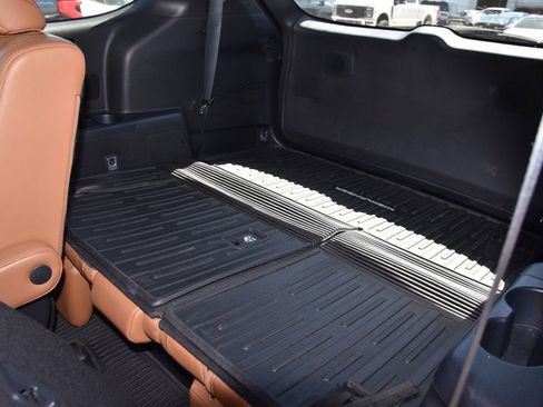 Used 2020 Toyota Highlander Platinum image 11