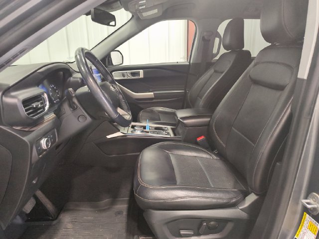 Used 2022 Ford Explorer Limited w/ Equipment Group 301A AWD/4WD image 13