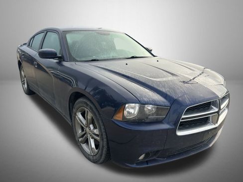 Used 2014 Dodge Charger SXT image 2