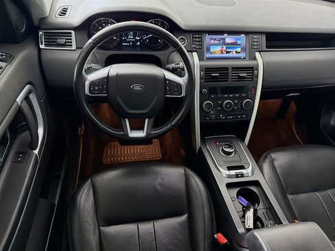 Used 2019 Land Rover Discovery Sport SE AWD/4WD image 17
