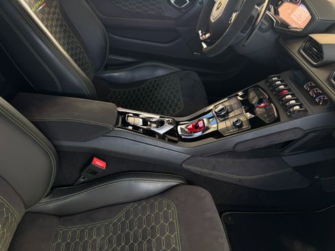 Used 2017 Lamborghini Huracan LP 610-4 image 32