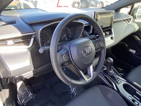 Certified 2025 Toyota Corolla SE image 19