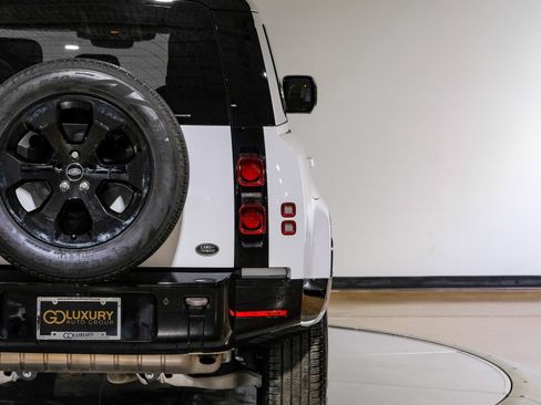 Used 2023 Land Rover Defender 110 X-Dynamic SE AWD/4WD image 48