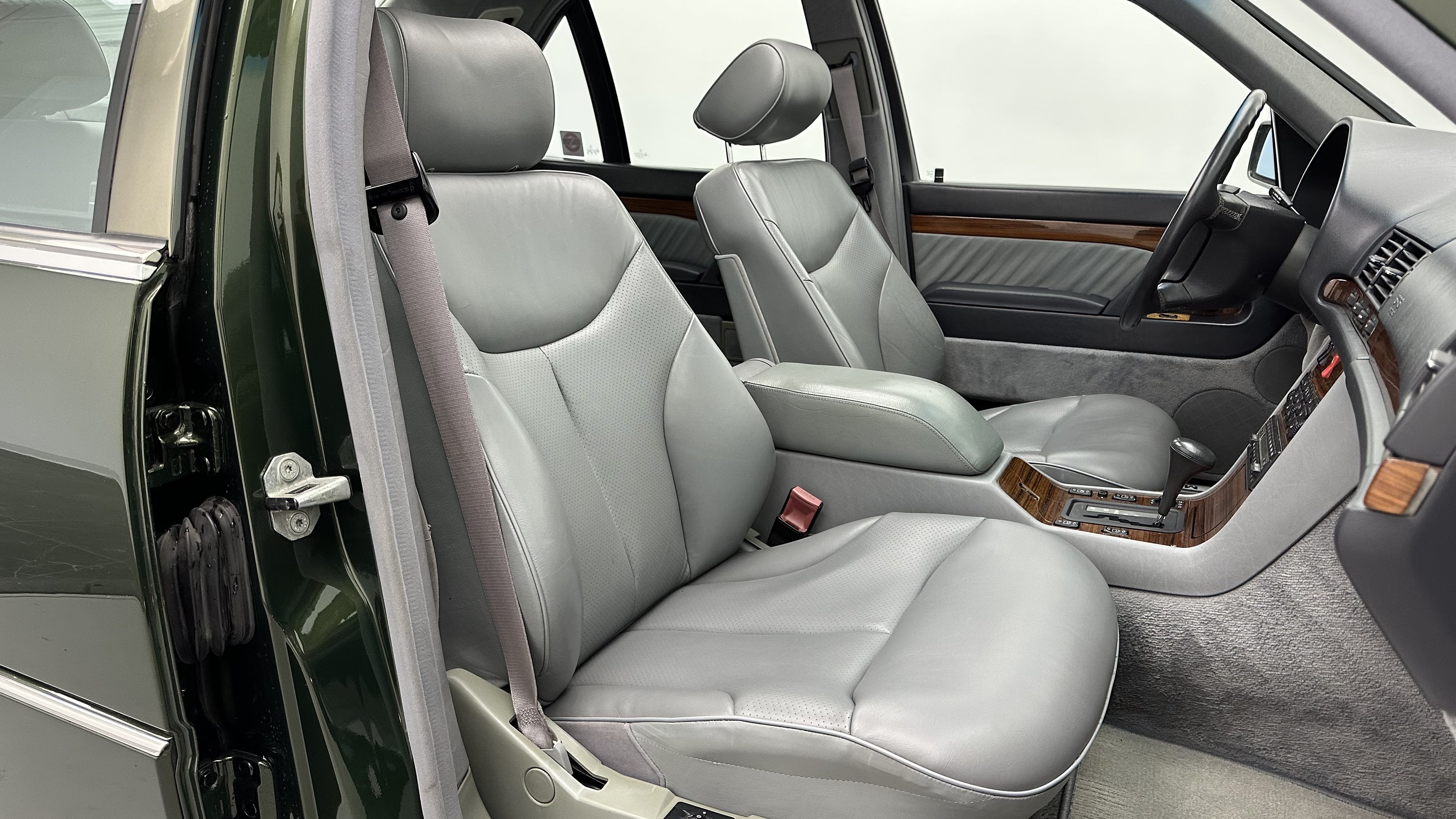 Used 1992 Mercedes-Benz 300 SE image 33