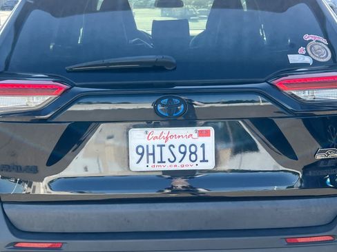 Certified 2022 Toyota RAV4 LE AWD/4WD image 19