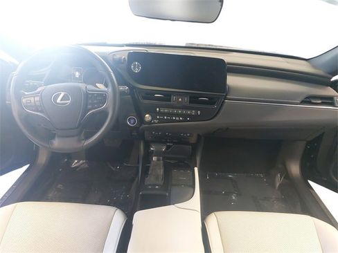 Used 2022 Lexus ES 300h w/ Premium Package image 9