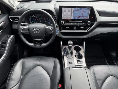 Used 2021 Toyota Highlander Platinum AWD/4WD image 25