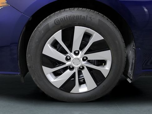 Used 2024 Nissan Altima 2.5 S FWD image 30