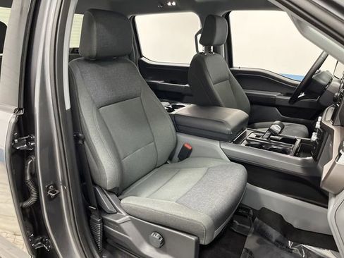 Used 2025 Ford F150 Lightning XLT image 32