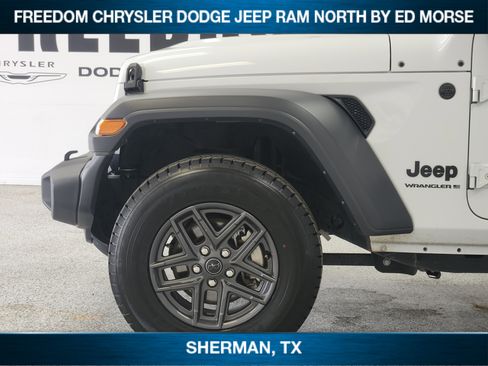 Used 2025 Jeep Wrangler Sport S AWD/4WD image 6