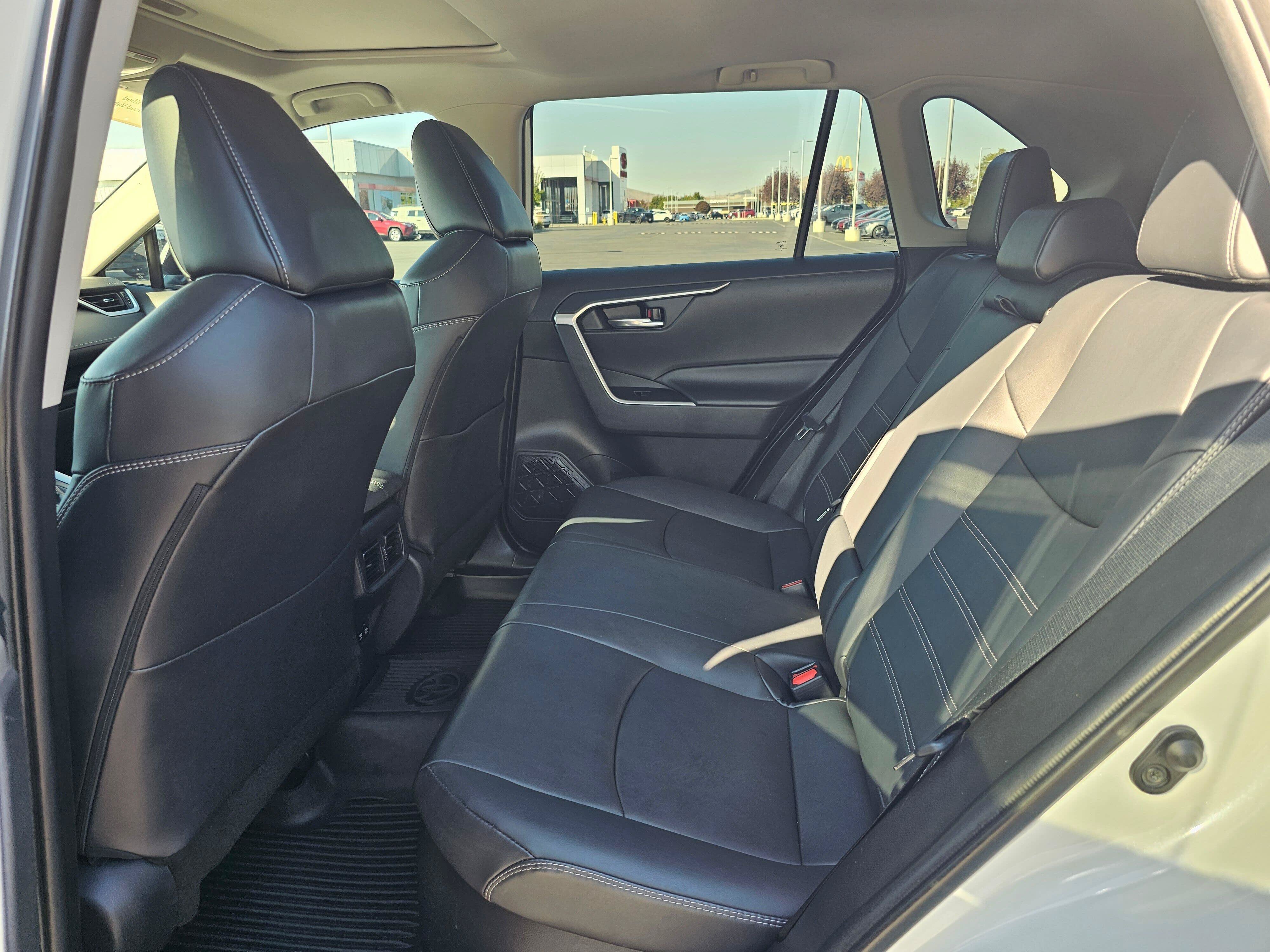 Certified 2021 Toyota RAV4 XLE Premium AWD/4WD image 17