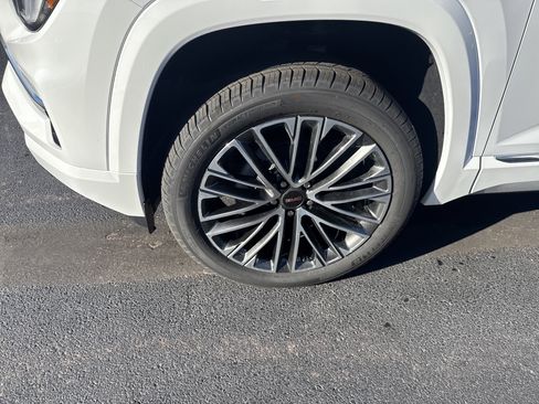 New 2026 GMC Terrain Denali w/ LPO, Floor Liner Package image 11