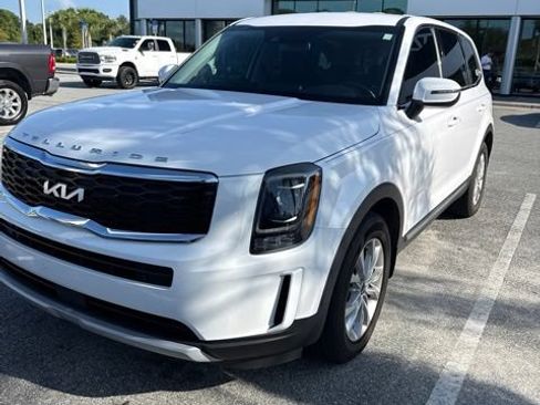 Certified 2022 Kia Telluride LX AWD/4WD image 3