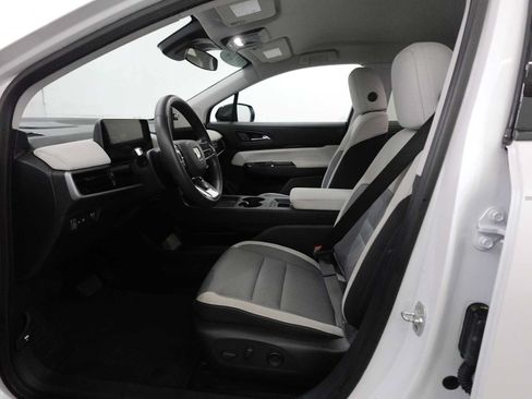 Used 2024 Honda Prologue EX image 12