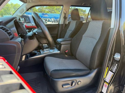 Used 2016 Toyota 4Runner SR5 AWD/4WD image 13