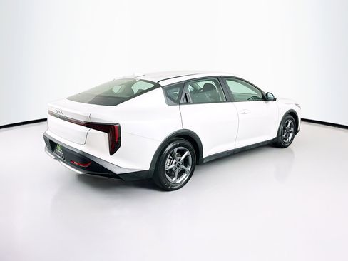 Used 2025 Kia K4 LXS image 9