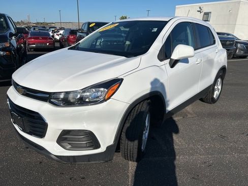 Used 2019 Chevrolet Trax LS image 3