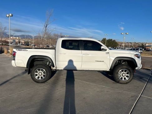 Used 2021 Toyota Tacoma TRD Off-Road w/ Technology Package image 9