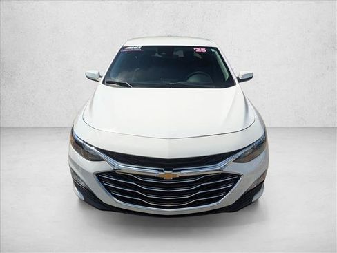 Used 2025 Chevrolet Malibu LT FWD image 2