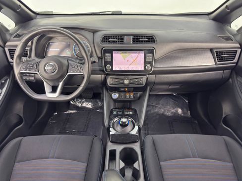 Used 2021 Nissan Leaf SV image 11