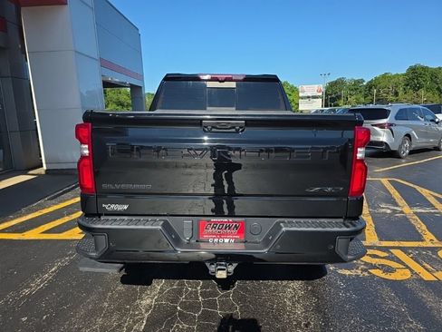 Used 2023 Chevrolet Silverado 1500 ZR2 w/ Technology Package AWD/4WD image 4