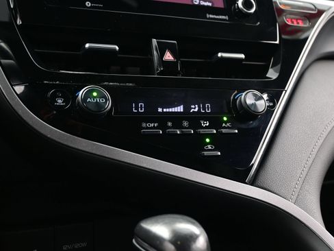 Used 2024 Toyota Camry SE FWD image 21