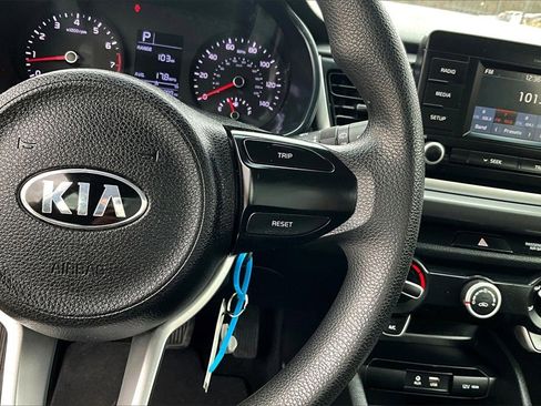 Used 2018 Kia Rio LX image 16