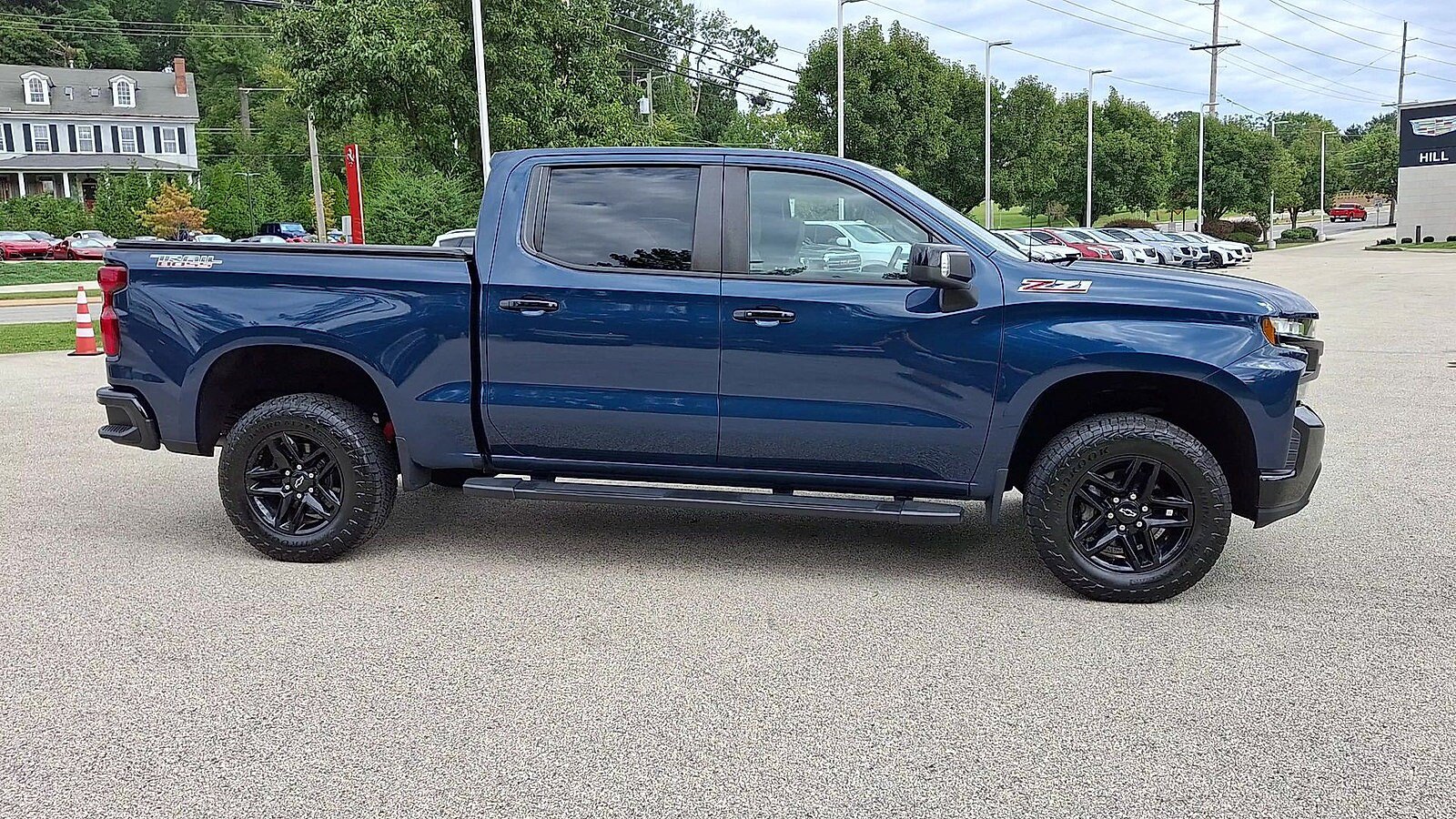 Used 2022 Chevrolet Silverado 1500 LT Trail Boss w/ LT Trail Boss Premium Package AWD/4WD image 9