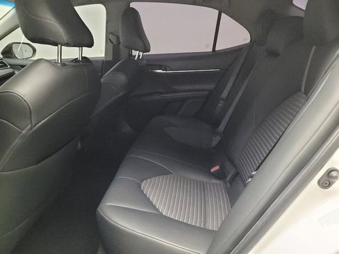 Used 2018 Toyota Camry SE w/ Convenience Package image 18