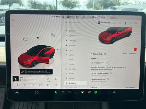 Used 2023 Tesla Model 3 Standard Range image 4