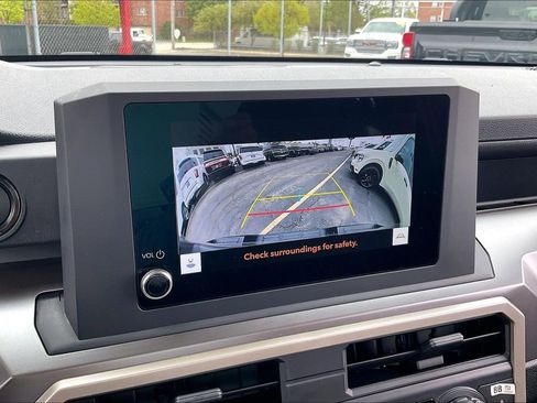 Used 2024 Toyota Tacoma SR5 AWD/4WD image 19