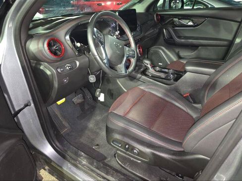 Used 2025 Chevrolet Blazer RS FWD image 3