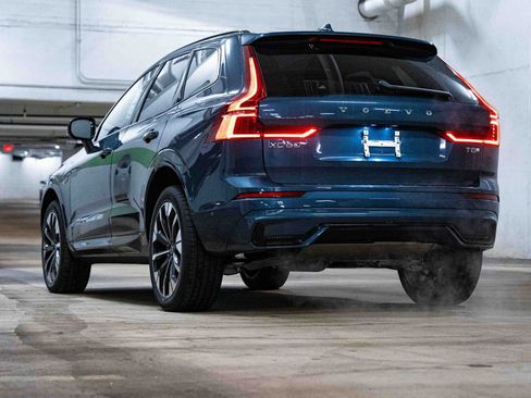 New 2026 Volvo XC60 T8 Plus w/ Protection Package Premier AWD/4WD image 5