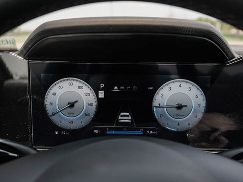 New 2026 Hyundai Elantra Limited FWD image 21