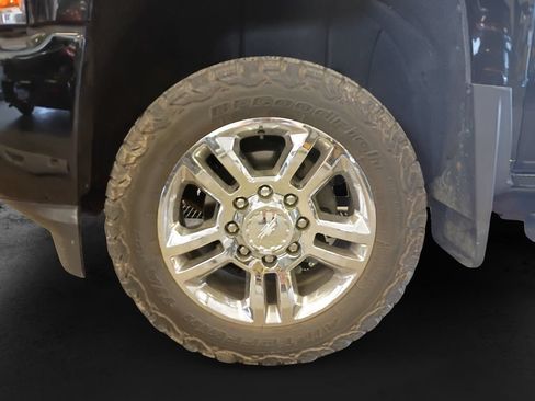 Used 2019 Chevrolet Silverado 2500 High Country AWD/4WD image 12