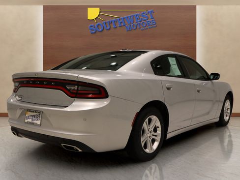 Used 2021 Dodge Charger SXT w/ Leather Interior Group image 4