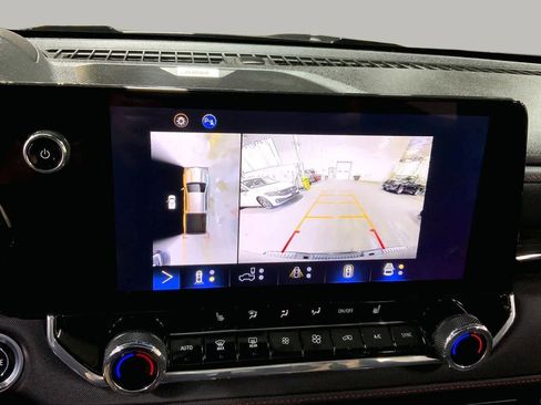Used 2023 Chevrolet Colorado Z71 w/ Z71 Convenience Package 2 AWD/4WD image 27
