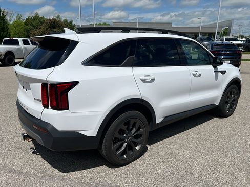Used 2021 Kia Sorento EX w/ EX AWD X-Line Package image 7