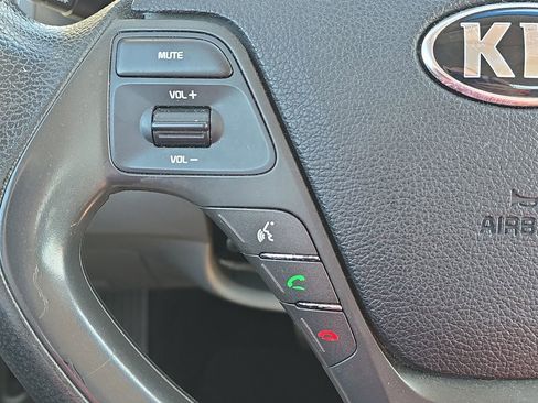 Used 2017 Kia Forte LX FWD image 19