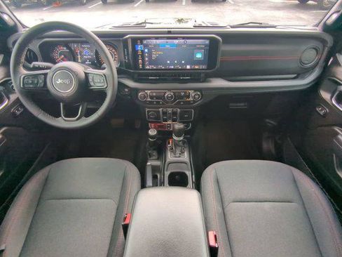 Certified 2025 Jeep Gladiator Rubicon AWD/4WD image 17